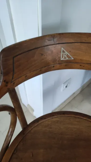 Silla antigua decorativa de estilo Thonet