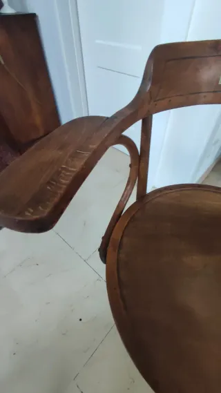 Silla antigua decorativa de estilo Thonet