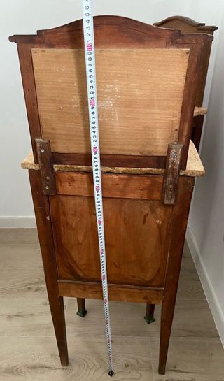 Mesitas Luis XV madera y mármol (2 unidades)