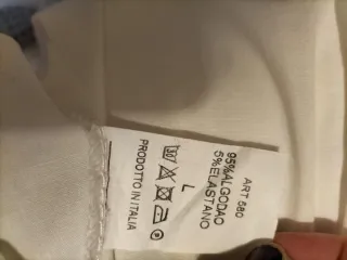 Camisa blanca Uncoee con detalles bordados