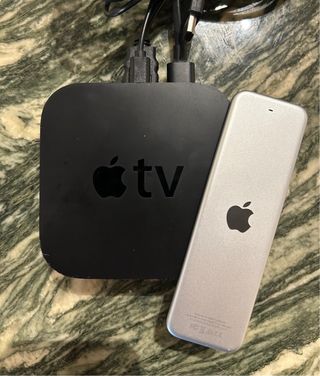 iMac 21.5 2017 Intel i5 8GB RAM SSD + Apple TV