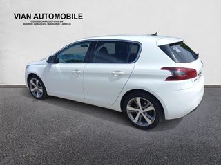 Peugeot 308 1.2 PureTech 130cv EAT8 Allure