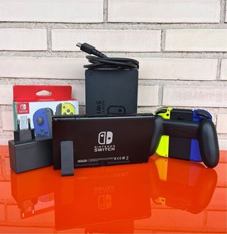 Consola Nintendo Switch Azul y Amarillo