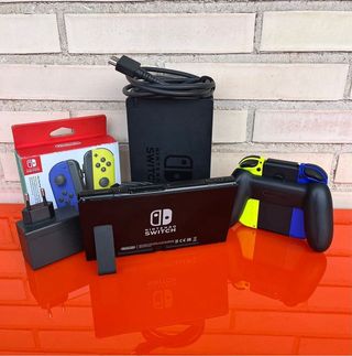 Consola Nintendo Switch Azul y Amarillo