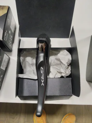 Manetas Shimano GRX 810