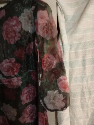 Abito floreale nero e rosa