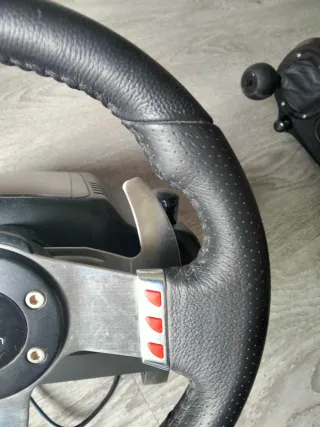 Volante Logitech G27 con Pedales y Palanca