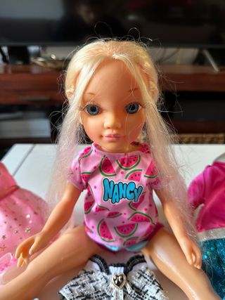 Muñeca Nancy con Ropa y Accesorios