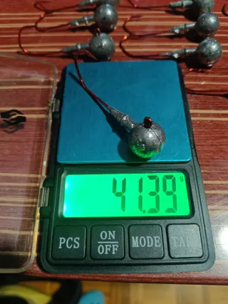 Anzuelos de pesca plomados