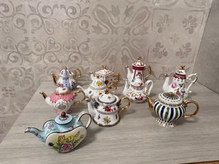 Set di teiere in miniatura da collezione