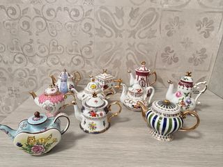 Set di teiere in miniatura da collezione
