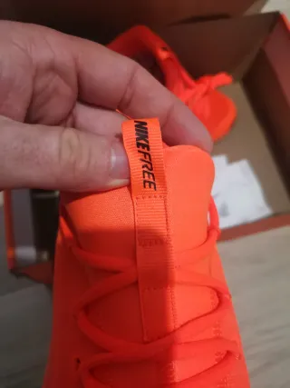 Nike Free Metcon 6 Naranja y Negro