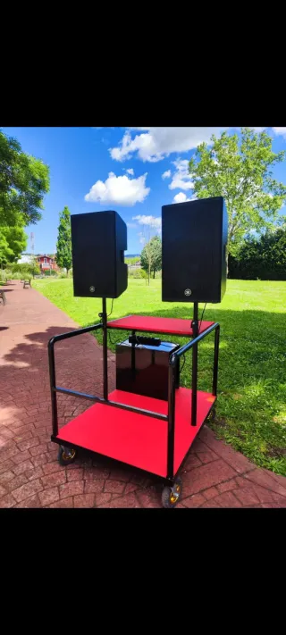 Altavoz Yamaha  autoamplificado  ALQUILER