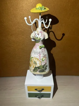 Joyero Maniquí con Cajones