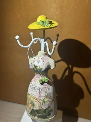 Joyero Maniquí con Cajones