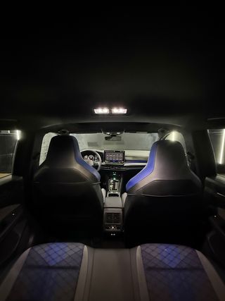 Volkswagen Golf R “Akrapovic”