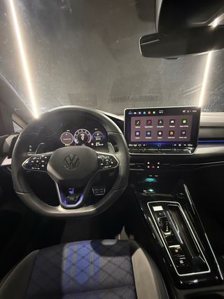 Volkswagen Golf R “Akrapovic”