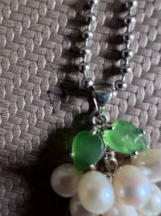 Collana con grappolo d'uva