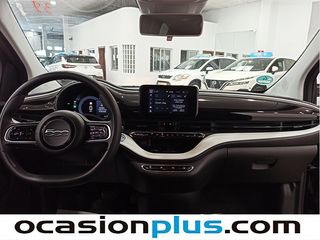 Fiat 500 Electrico Action Hb 185 km 70 kW (95 CV)