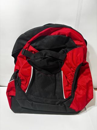 Mochila Negra y Roja