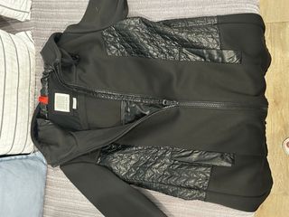 Pack de chaquetas con tallas equivalentes a S