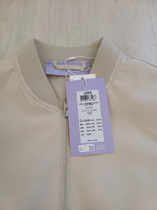 Chaqueta bomber beige