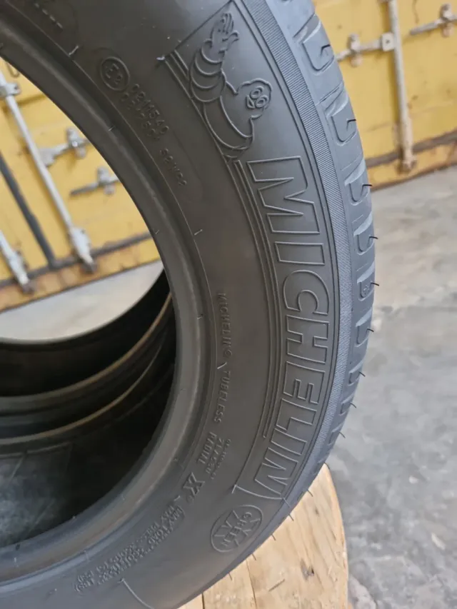 2 Neumáticos en perfecto estado^