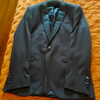 Traje Italiano Azul. Solo se a usado una vez