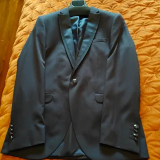 Traje Italiano Azul. Solo se a usado una vez