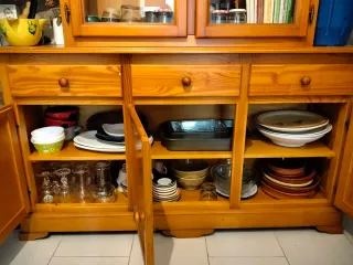 Mueble aparador rústico madera y cristal