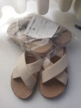 Sandalias Beige Talla 35 Mujer