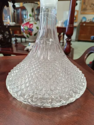 Licorera de cristal tallado