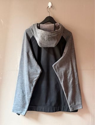 Sudadera Nike Dri-FIT Negra y Gris