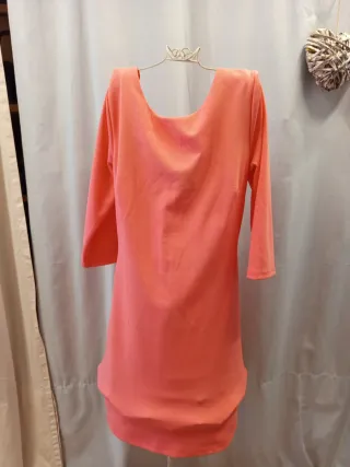 Vestido elástico con espalda al aire y lazo