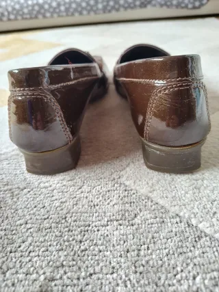 Mocasines charol marrón El Corte Inglés T.36