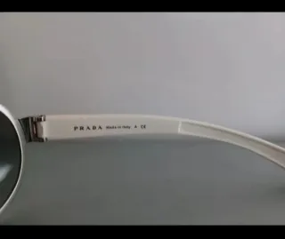 Gafas de sol originales.