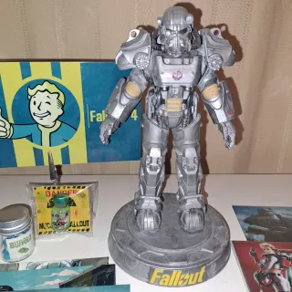 Figura Fallout con extras