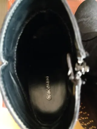 Botines fiesta negros con tachuelas doradas