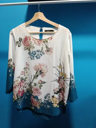 Blusa Festa floral beige y verde