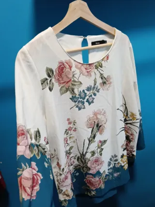Blusa Festa floral beige y verde