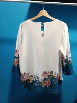 Blusa Festa floral beige y verde