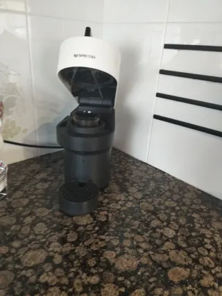 Rebaja Cafetera Nespresso Vertuo Pop