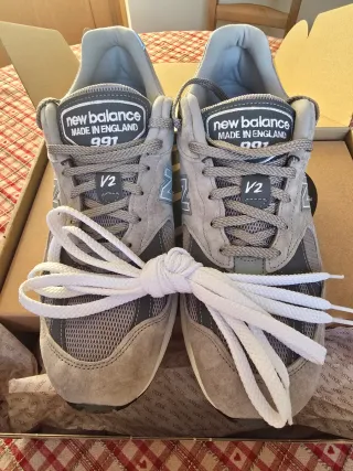 New Balance 991 v2