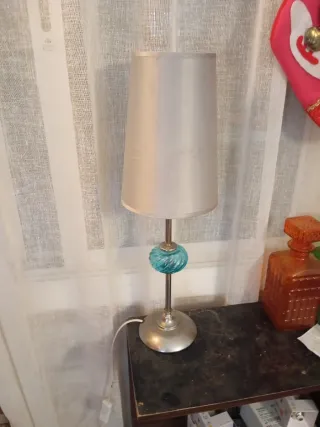 Lampada da tavolo blu e argentata