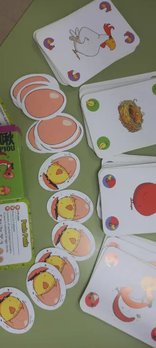 Juego de cartas PIOU PIOU estrategia