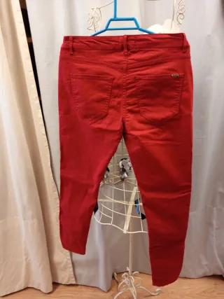 Pantalones Rojos