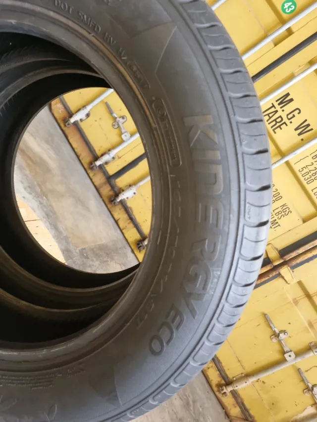 Vendo 2 Neumáticos en perfecto estado^