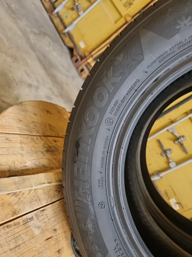 Vendo 2 Neumáticos en perfecto estado^