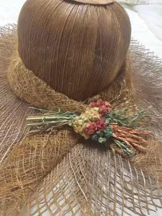 Sombrero decorativo coco artesanal.