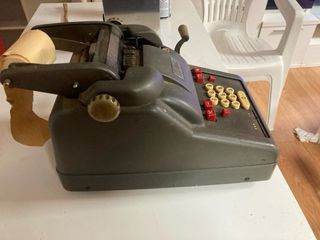 Calculadora mecánica Addo-X años 60